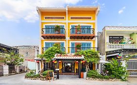 Yzistel Hoi An